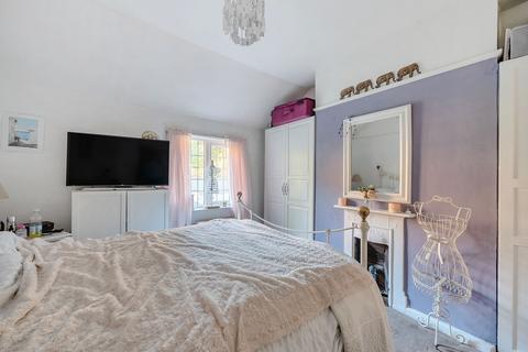 110 Farningham Road, Caterham, CR3 6LJ