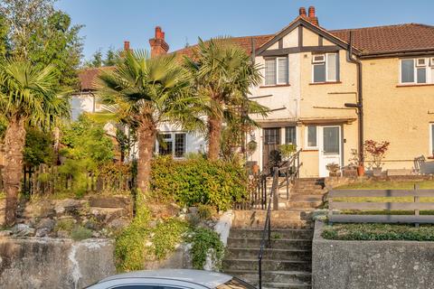 110 Farningham Road, Caterham, CR3 6LJ