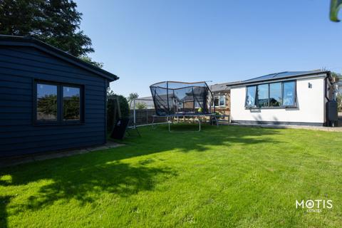 27 Cauldham Close, Capel Le Ferne, Folkestone, CT18 7HH