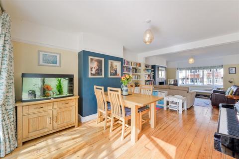 7 Birches Close, Epsom, KT18 5JG