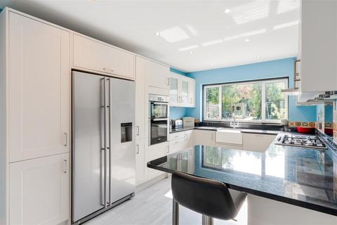 7 Birches Close, Epsom, KT18 5JG