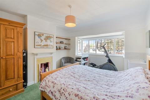 7 Birches Close, Epsom, KT18 5JG