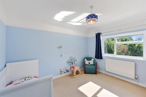 7 Birches Close, Epsom, KT18 5JG
