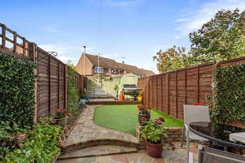 12 Apsledene, Gravesend, DA12 5ED