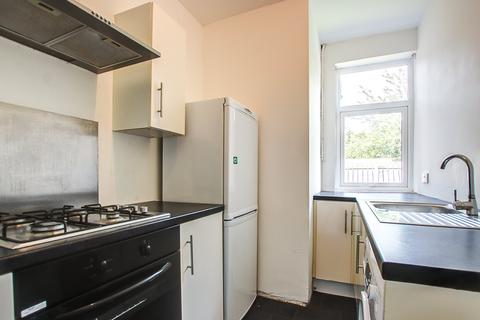 2 bedroom ground floor flat to rent, Dene Crescent, Wallsend,