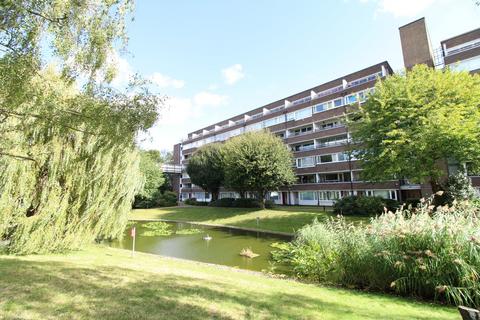 2 bedroom flat for sale, Fair Acres, Bromley, BR2