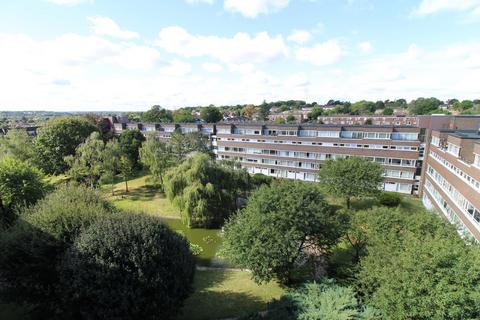 2 bedroom flat for sale, Fair Acres, Bromley, BR2