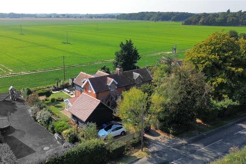 36 Main Road, Woolverstone, Ipswich, IP9 1BA
