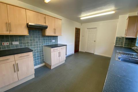 4 bedroom detached house to rent, New Vicarage, Church Lane, Halifax