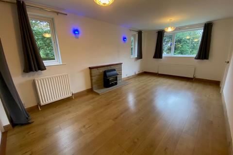 4 bedroom detached house to rent, New Vicarage, Church Lane, Halifax