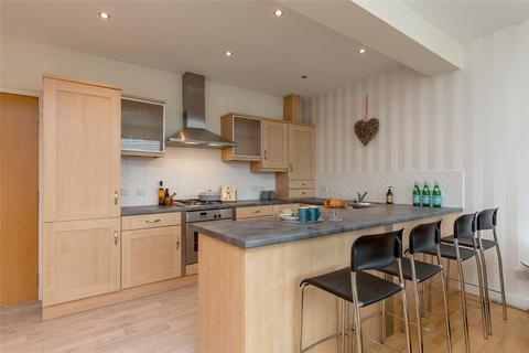 2/8 North Werber Road, Edinburgh, EH4 1TA