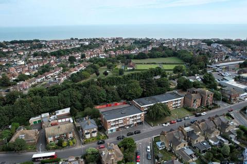 2 bedroom flat for sale, St. Peters Park Road, Broadstairs CT10