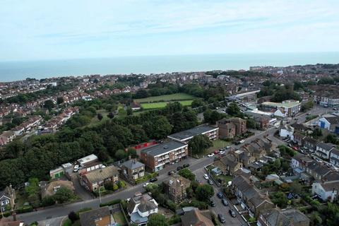 2 bedroom flat for sale, St. Peters Park Road, Broadstairs CT10