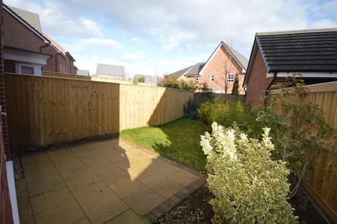 3 bedroom semi-detached house to rent, Holly Blue Road, Sandbach