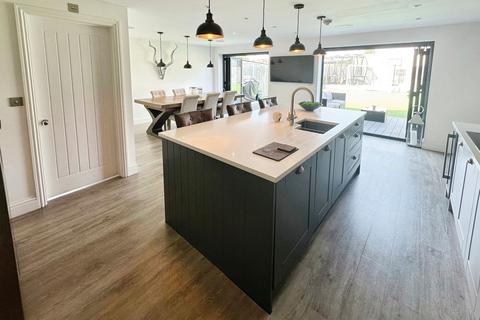 14 Arundel Drive, Corringham, Stanford-le-hope, SS17 7PG