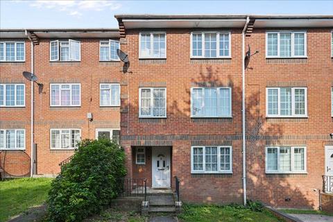 4 bedroom terraced house to rent, Spindlewood Gardens, South Croydon