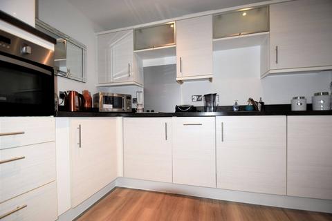 1 bedroom flat to rent, Albert Way, East Cowes PO32