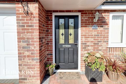 3 bedroom detached bungalow for sale, Bridge Meadow, Hemsby