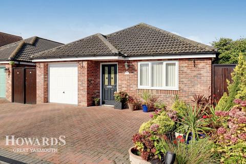 3 bedroom detached bungalow for sale, Bridge Meadow, Hemsby