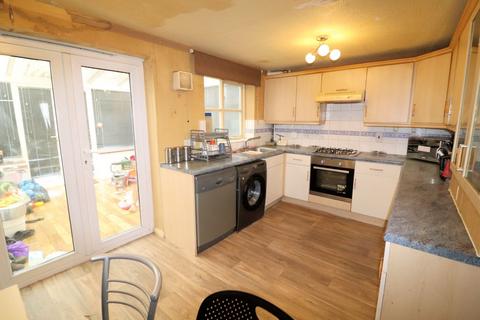 3 bedroom end of terrace house for sale, Sandpiper Drive, Slade Green, Kent, DA8