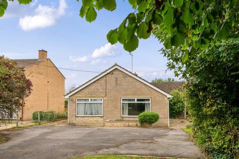 3 bedroom detached bungalow for sale, Carterton,  Oxfordshire,  OX18