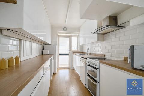 3 bedroom semi-detached house for sale, The Drive, Collier Row, RM5