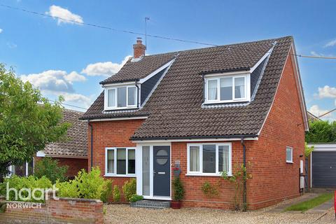 4 bedroom detached house for sale, Hawthorn Road, Norwich