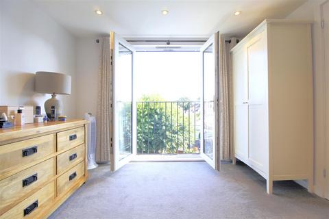 40 Caillard Road, Byfleet, West Byfleet, KT14 7JB