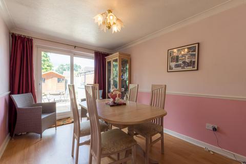 4 bedroom semi-detached bungalow for sale, Oakley Park, Bexley, DA5