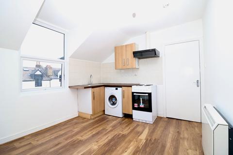 1 bedroom flat to rent, Foulser Road, London SW17