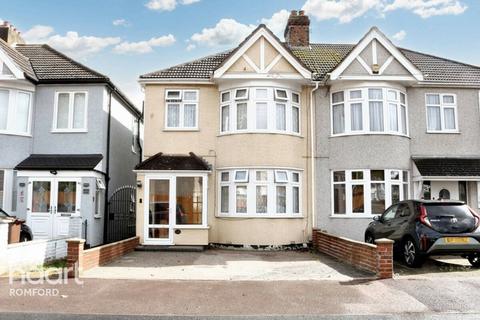 3 bedroom semi-detached house for sale, Gorseway, Romford, RM7 0RR