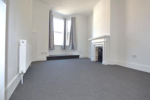 4 bedroom terraced house to rent, Wellington Gardens, London