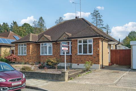 2 bedroom semi-detached bungalow for sale, Hereford Gardens, Pinner, HA5