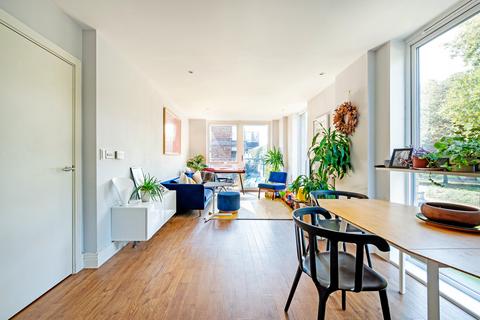 2 bedroom apartment for sale, Gunmakers Lane, London, E3