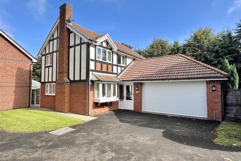 4 bedroom detached house for sale, Severn Close, Altrincham