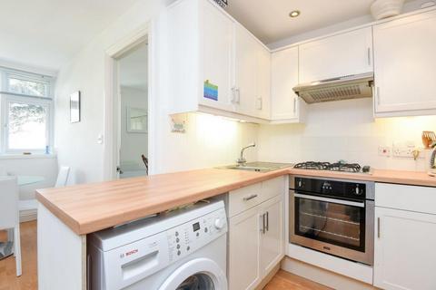 1 bedroom flat for sale, Tabard House,  Upper Teddington Road, Hampton Wick, Kingston upon Thames KT1