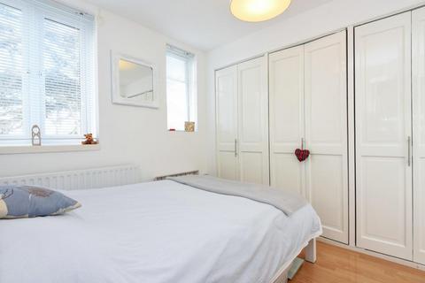 1 bedroom flat for sale, Tabard House,  Upper Teddington Road, Hampton Wick, Kingston upon Thames KT1