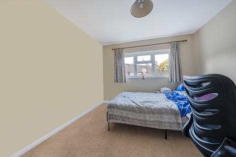 2 bedroom flat for sale, Virginia Water GU25