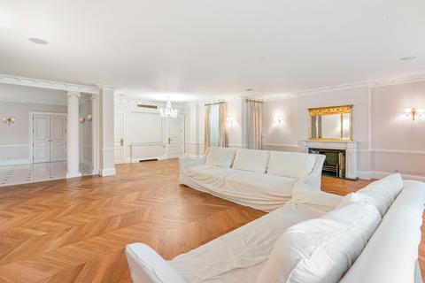 3 bedroom flat for sale, Montrose Place, London SW1X