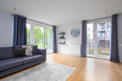 3 bedroom flat to rent, East Pilton Farm Avenue, Edinburgh, EH5