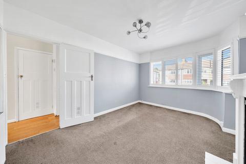 2 bedroom maisonette for sale, Eversley Avenue, Barnehurst, DA7