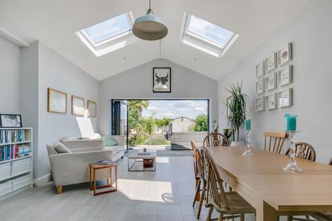 23 Mount Pleasant Road, New Malden, KT3 3JZ