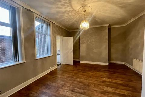 2 bedroom flat to rent, Richardson Street, Wallsend