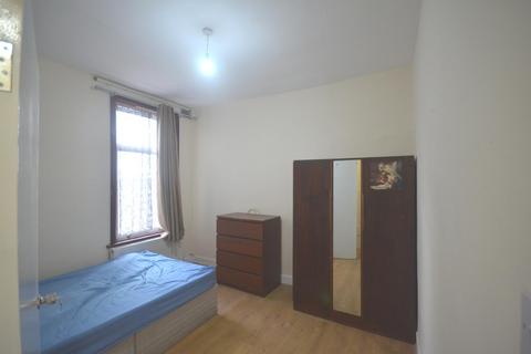 1 bedroom flat to rent, Lucas Avenue, E13 0QP