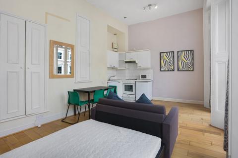 Studio to rent, Collingham Place, Earl's Court SW5