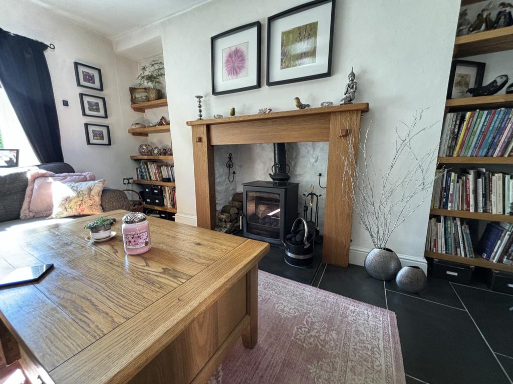 Living room (fourth image)