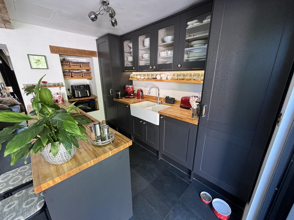 Kitchen (third image)