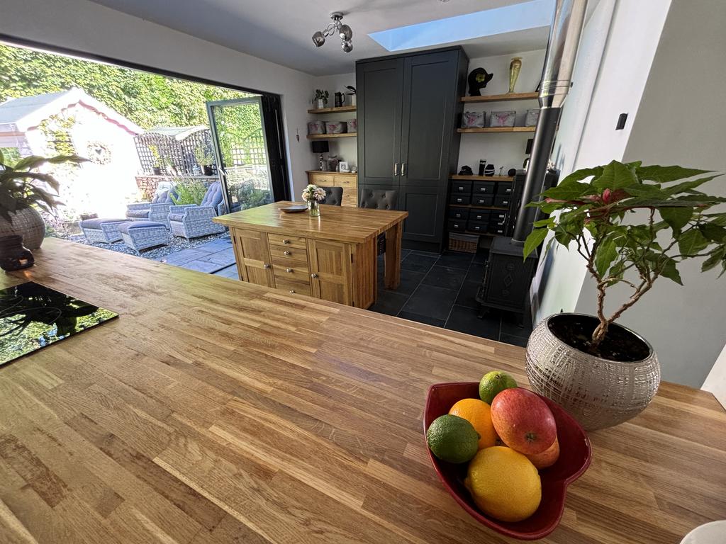 Kitchen (fourth image)