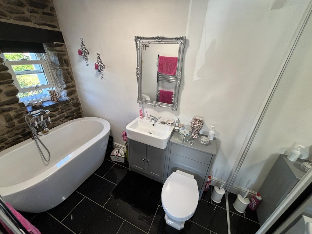 Contemporary bathroom