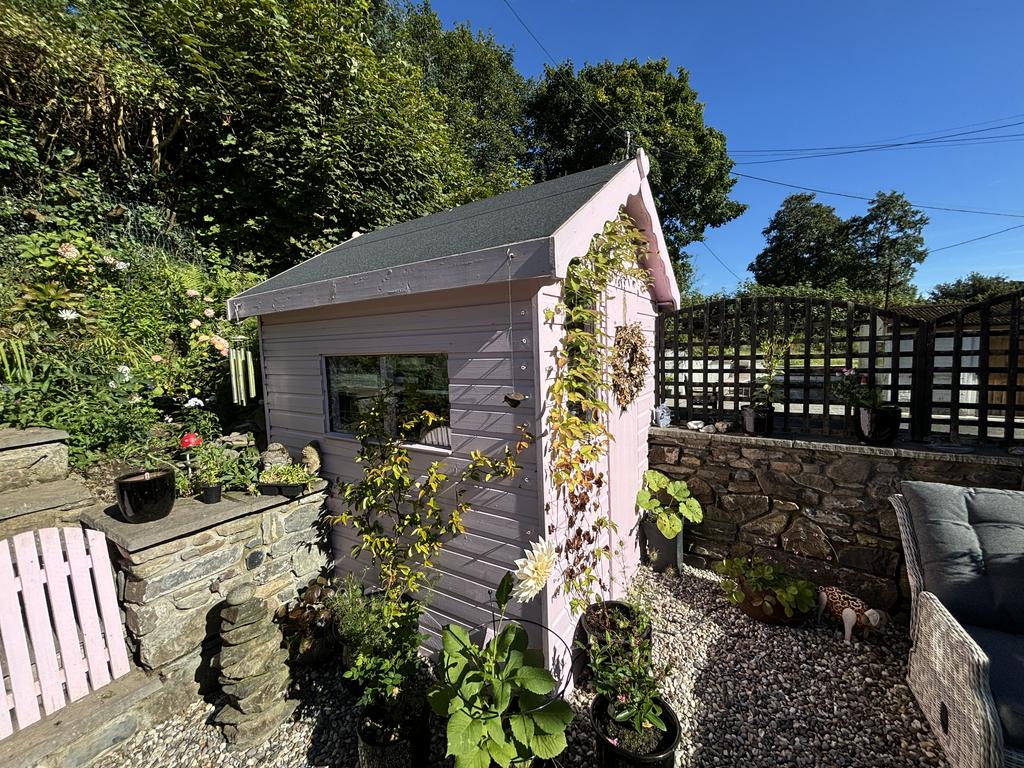 Pretty garden shed
